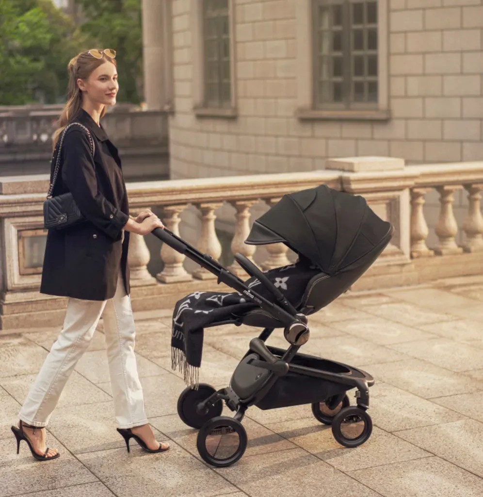 Co wyróżnia nowoczesne wózki dziecięce